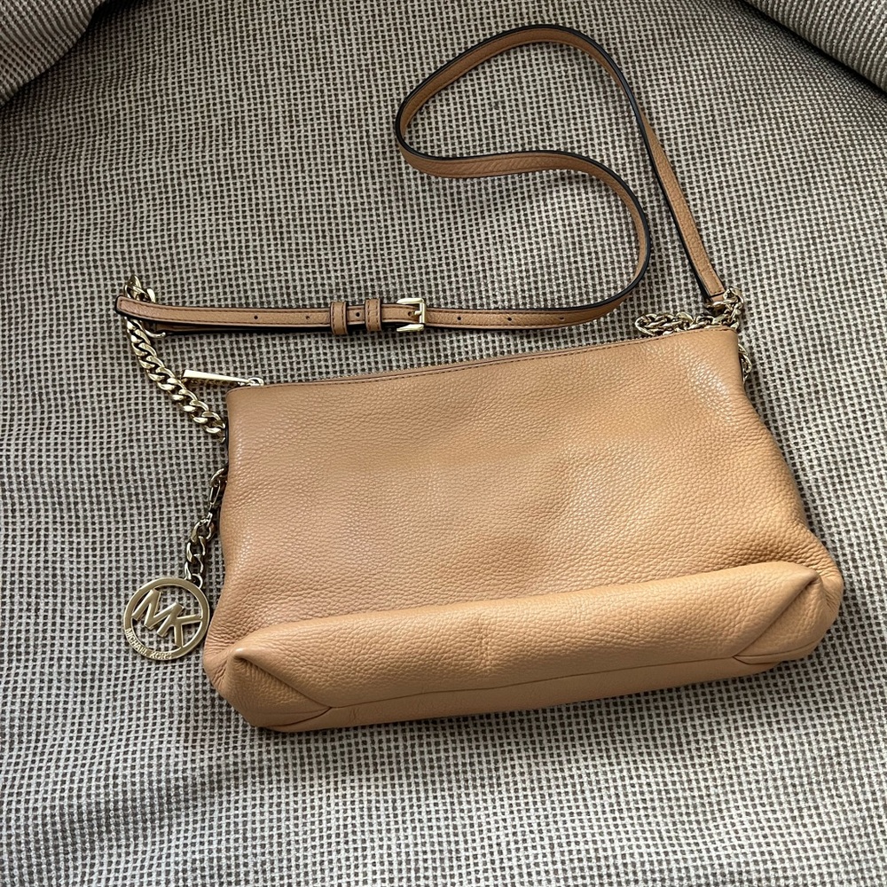Michael Kors tan shoulder bag